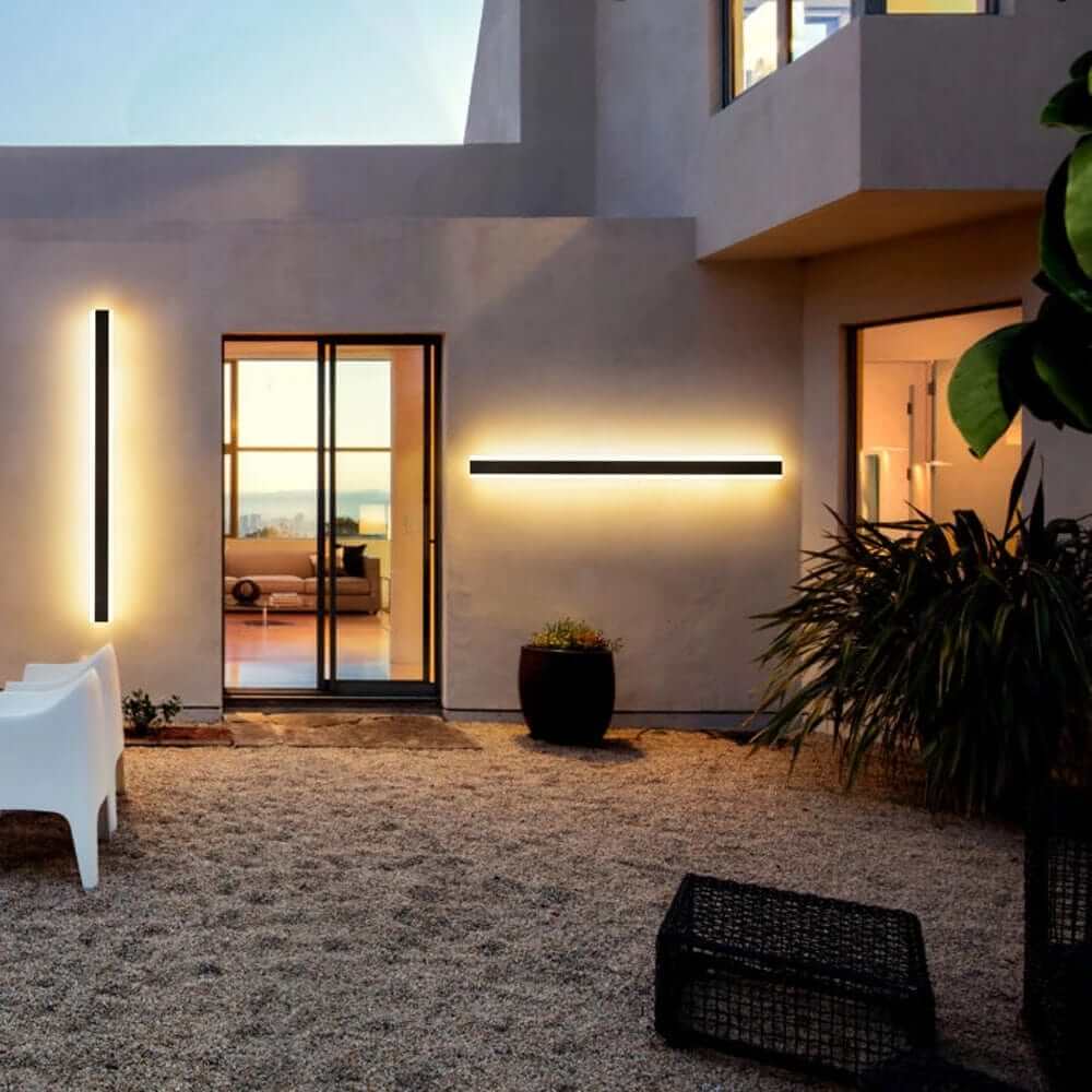 LED Væglampe i Stribet Design