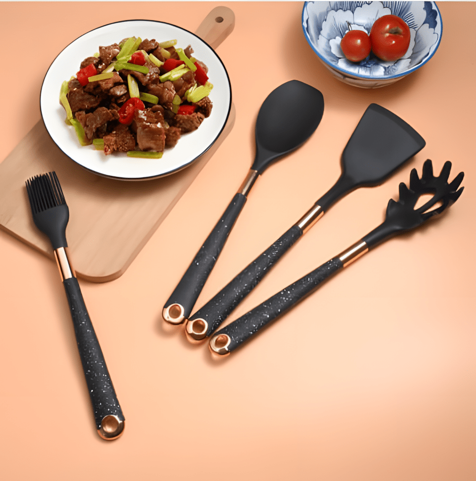 Moderne køkkenredskabssæt, 10 dele. Silikone med træhåndtag og holder, velegnet til non-stick pander.