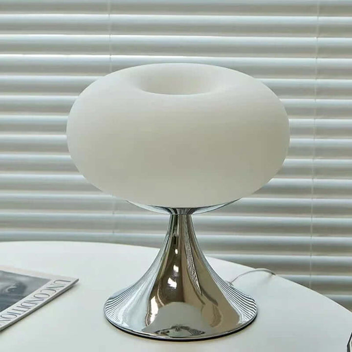 Elegant Æble Bordlampe i Antik Stil