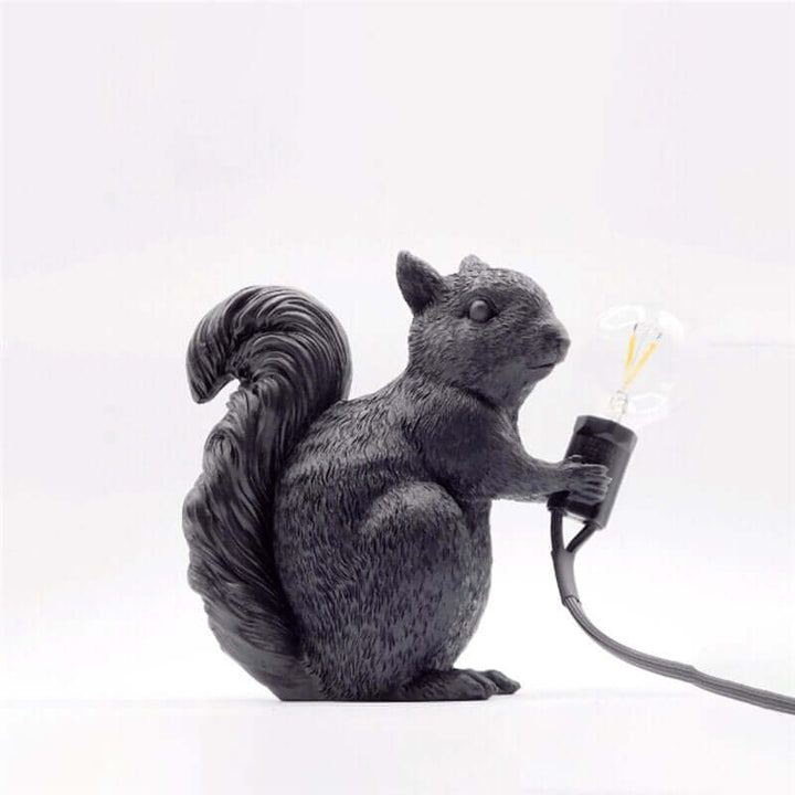 Sød Egern Bordlampe - Nordisk Design