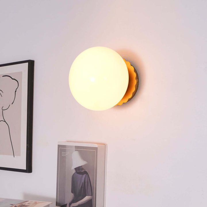 Moderne Metal Væglampe med Lyserød Glasskærm