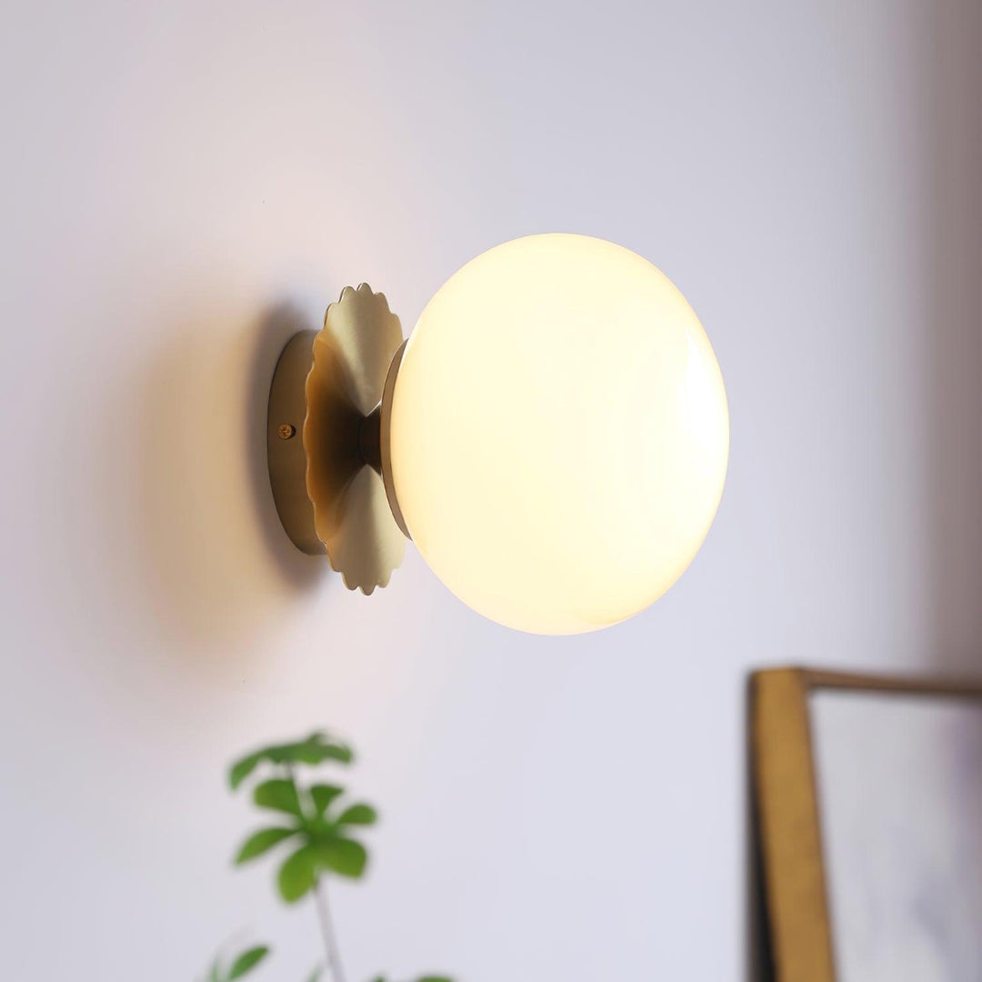 Moderne Metal Væglampe med Lyserød Glasskærm