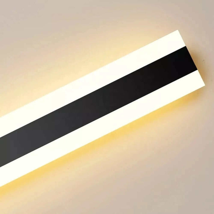LED Væglampe i Stribet Design | Moderne Indendørs Belysning