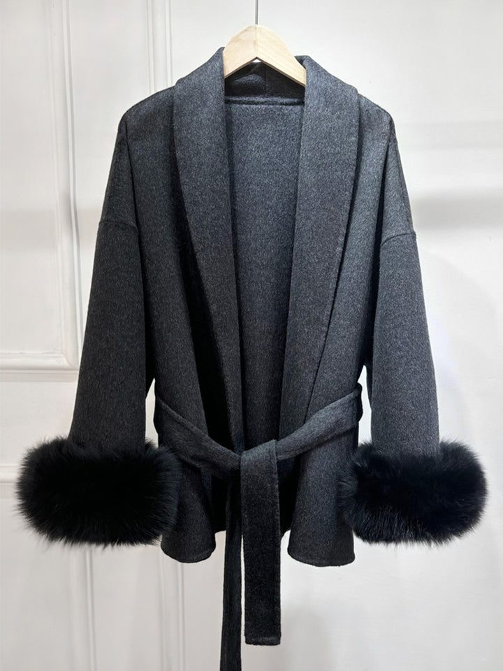Dame Elegant Jakke med Faux Fur Manchetter og Bælte
