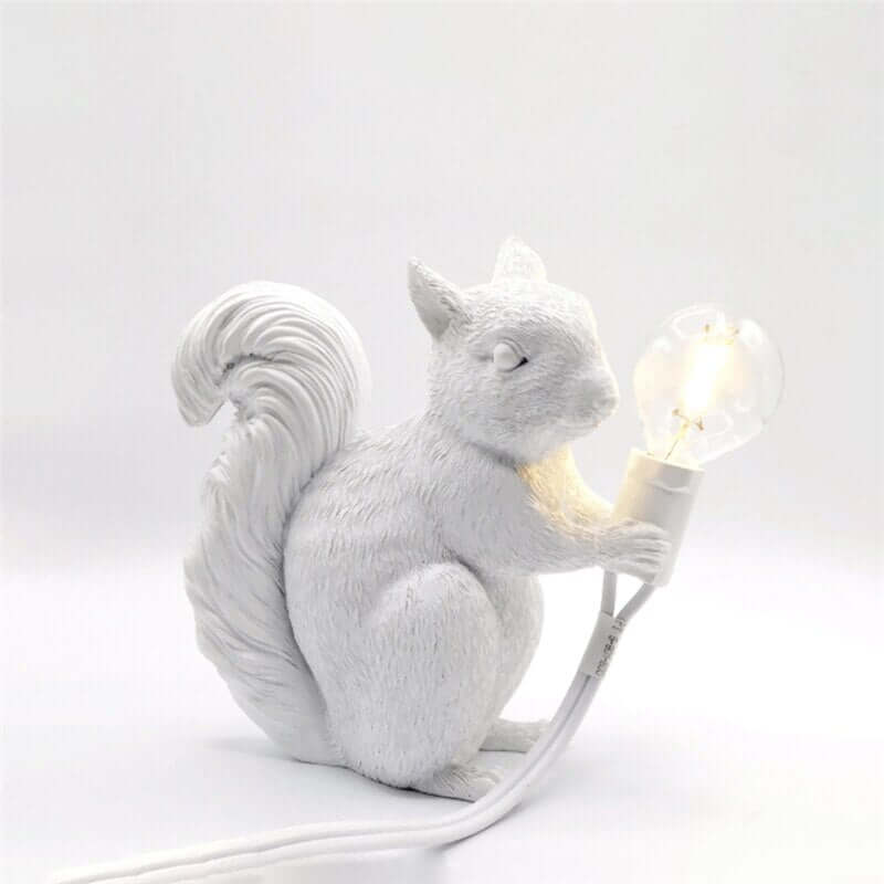 Sød Egern Bordlampe - Nordisk Design