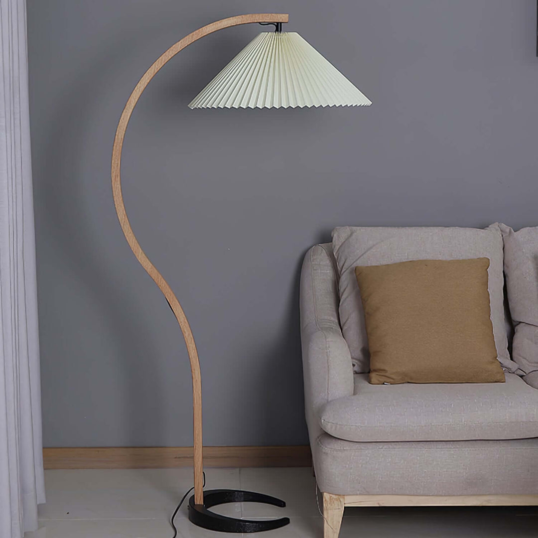 Designer Gulvlampe i Træ & Metal