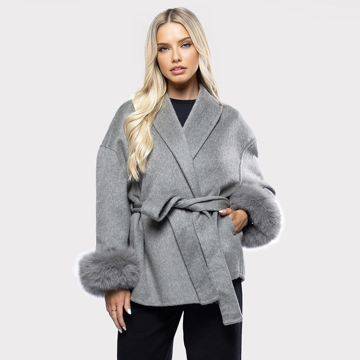 Dame Elegant Jakke med Faux Fur Manchetter og Bælte