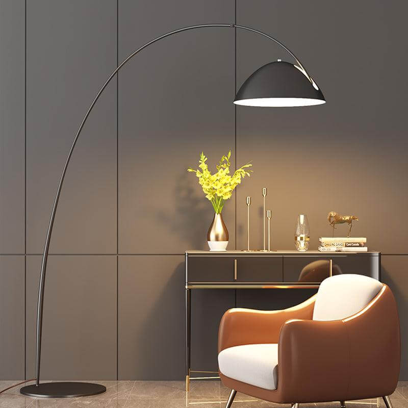Justerbar bue gulvlampe i metal