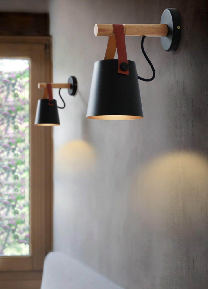 Konisk Væglampe i Træ med LED | Skandinavisk Design