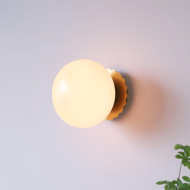 Moderne Metal Væglampe med Lyserød Glasskærm