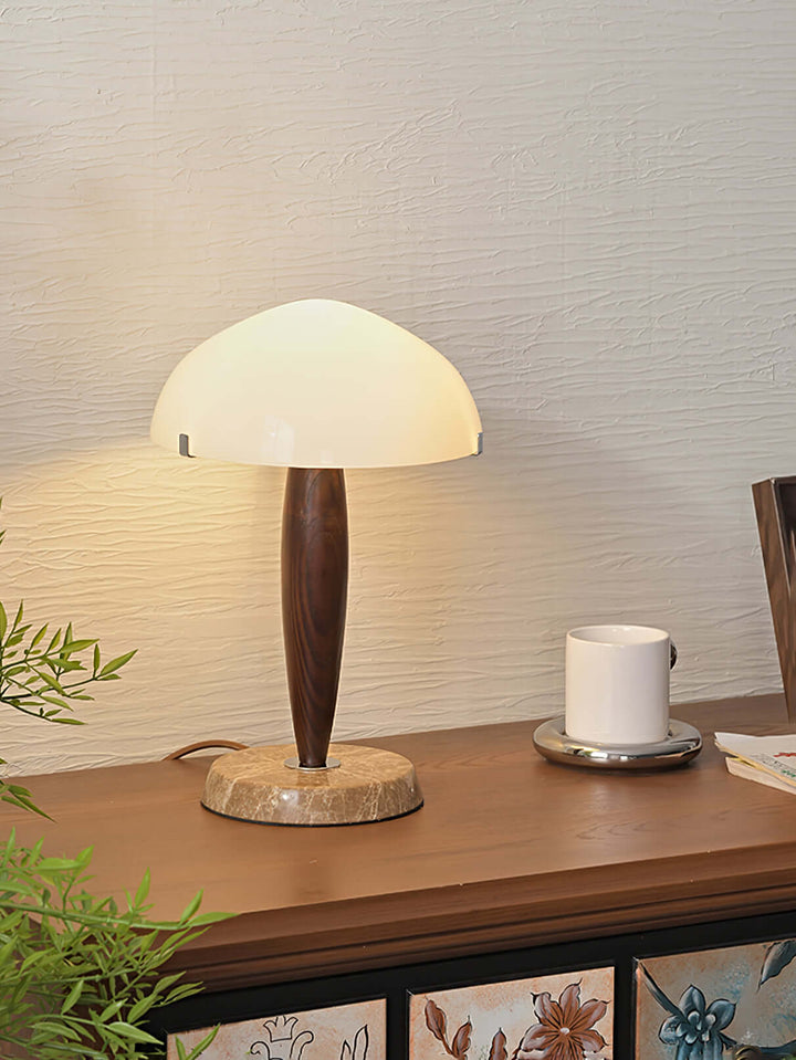 Elegant Bordlampe i Valnød & Marmor