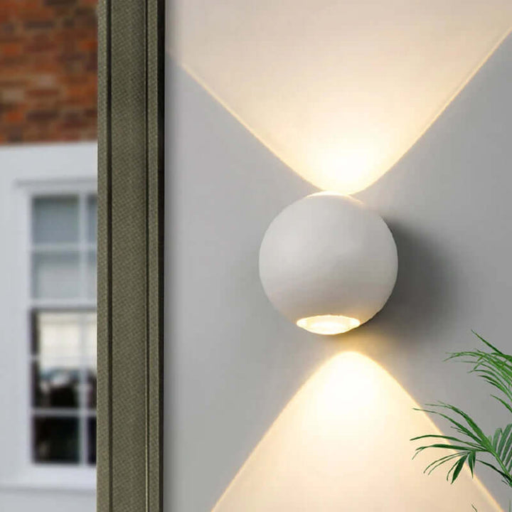 Elegant Sfærisk LED Væglampe i Aluminium