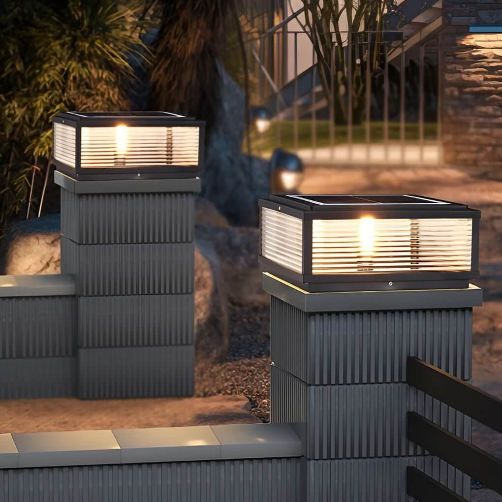 Udendørs LED Søjlelampe i Ribbet Glas - Sort
