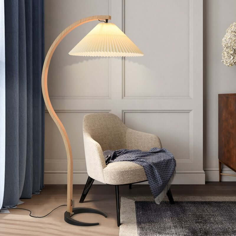 Designer Gulvlampe i Træ & Metal