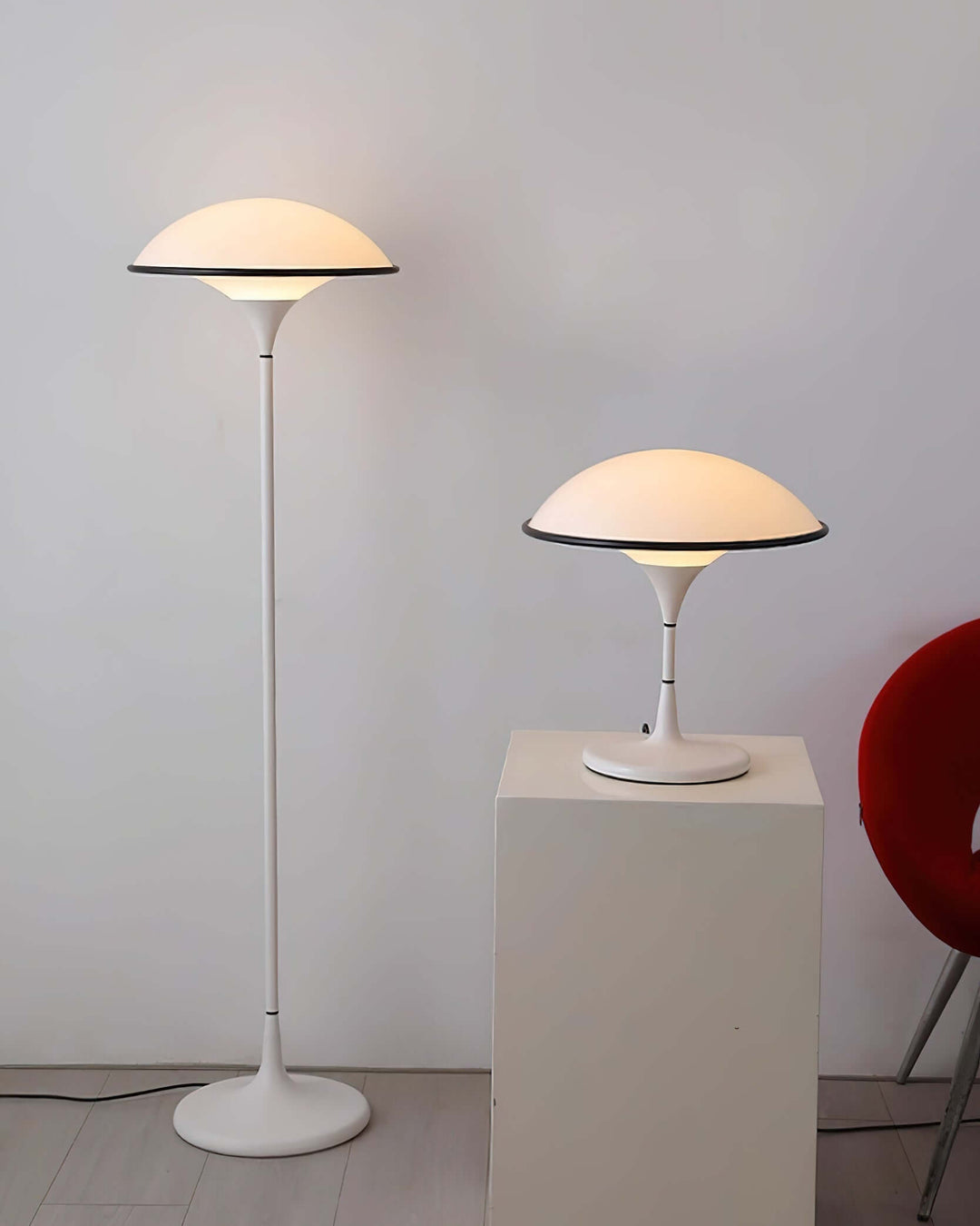 Elegant Bordlampe i Retro-Moderne Design