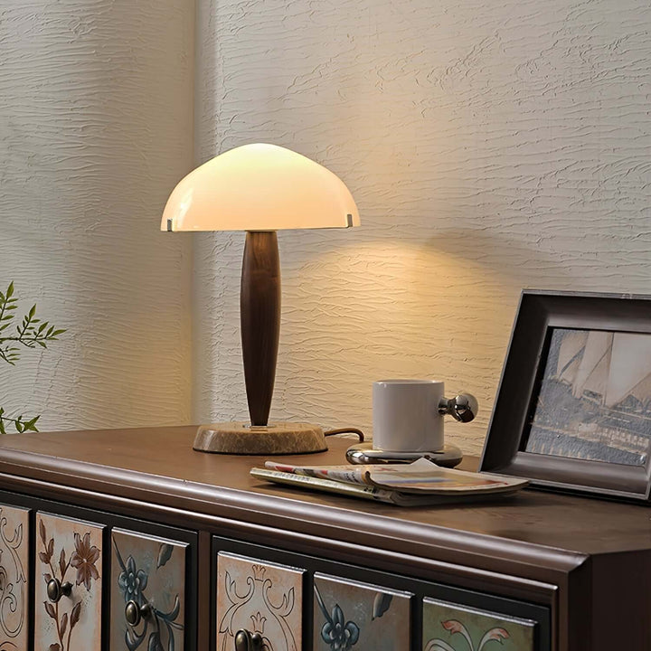 Elegant Bordlampe i Valnød & Marmor