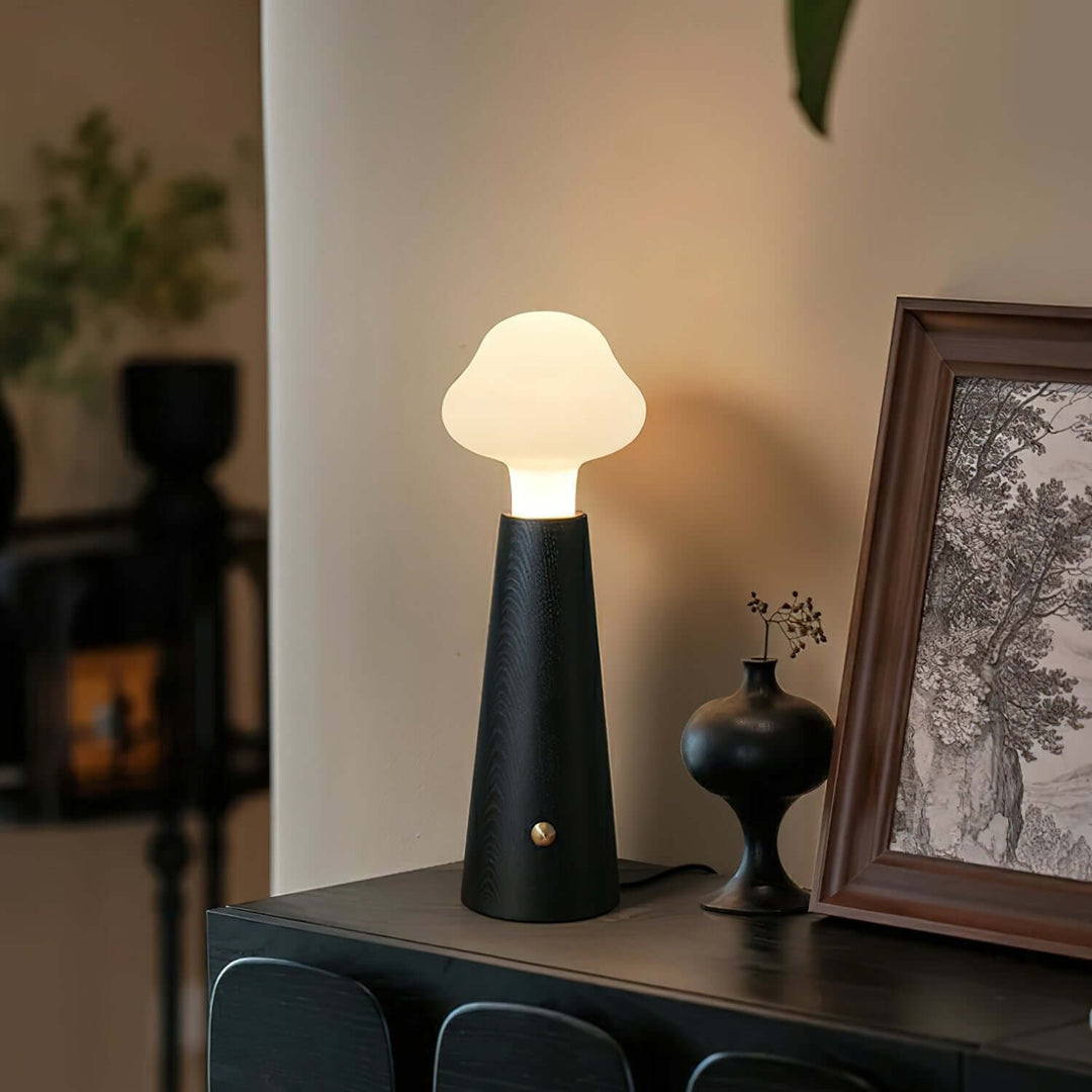 Skyformet LED Bordlampe - Justerbar Belysning