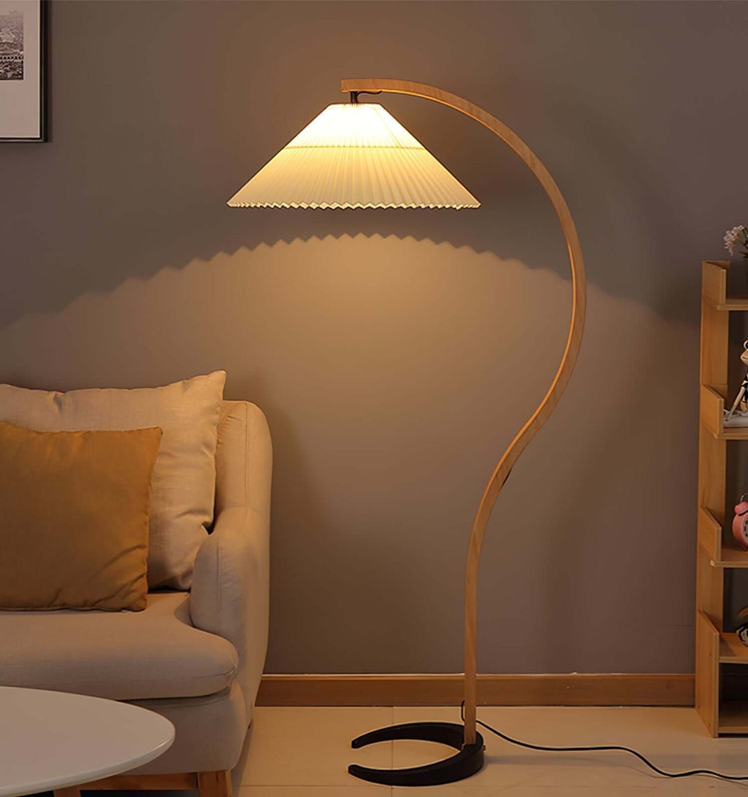 Designer Gulvlampe i Træ & Metal
