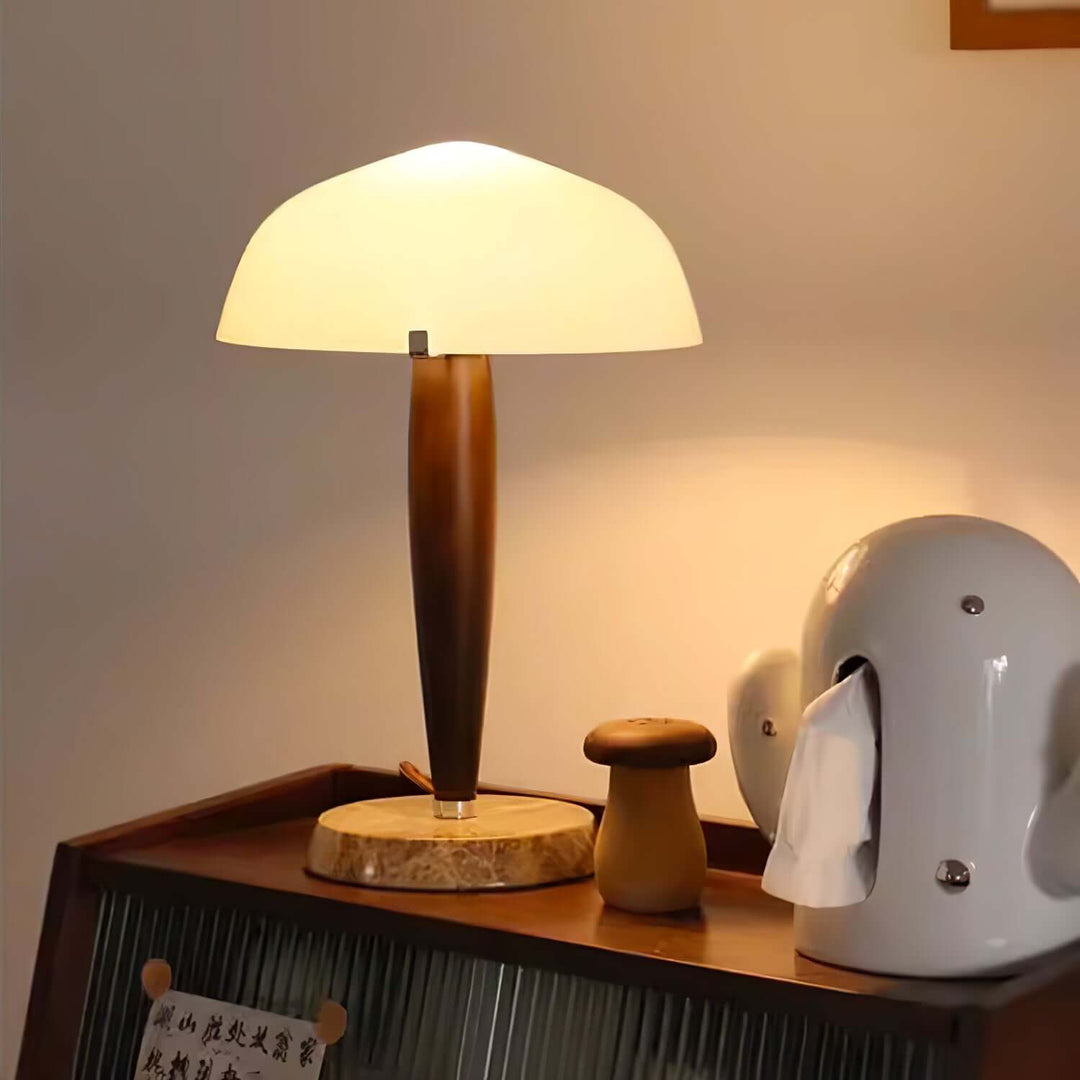 Elegant Bordlampe i Valnød & Marmor