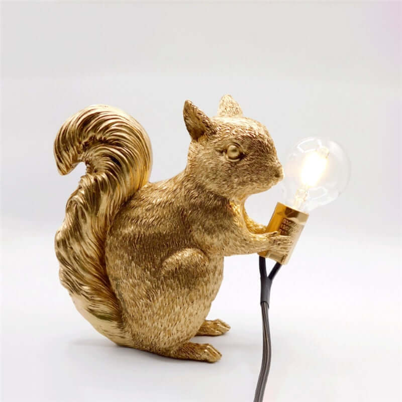 Sød Egern Bordlampe - Nordisk Design