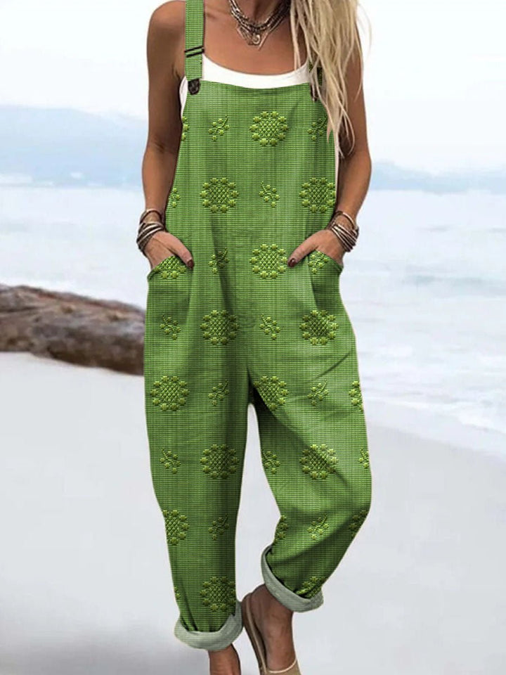 Komfortabel sommer jumpsuit til kvinder med justerbare stropper. Ideel til afslappet brug.