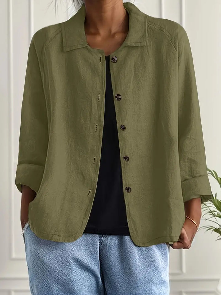 Blød damejakke med knapper, perfekt til et afslappet og stilfuldt look.