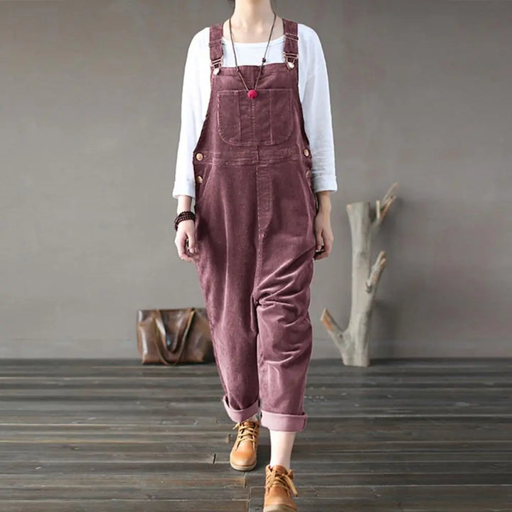 Stilfuld kvindejumpsuit, perfekt til både afslappet hverdag og sommerstil. Ultimativ komfort og elegance.