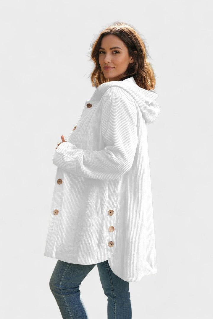 Komfortabel og stilfuld oversize jakke til kvinder med praktisk hætte. Perfekt til afslappede hverdagslooks.