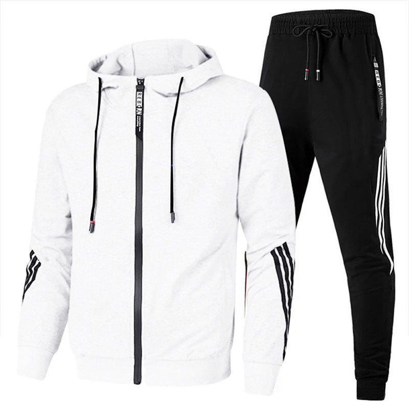 Alsidig træningsdragt i blødt, elastisk materiale med sporty look, ideel til både træning og afslapning i flere farver.