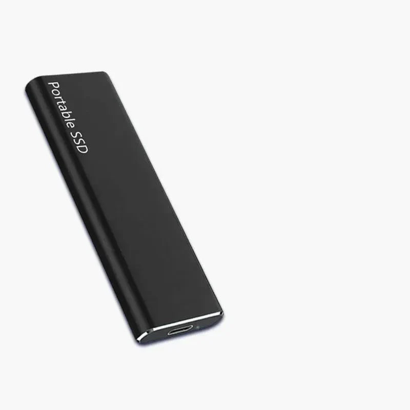 Sikker 4TB ekstern SSD for pålidelig backup og hurtig datalagring. Kompatibel via USB-C til bærbar brug.