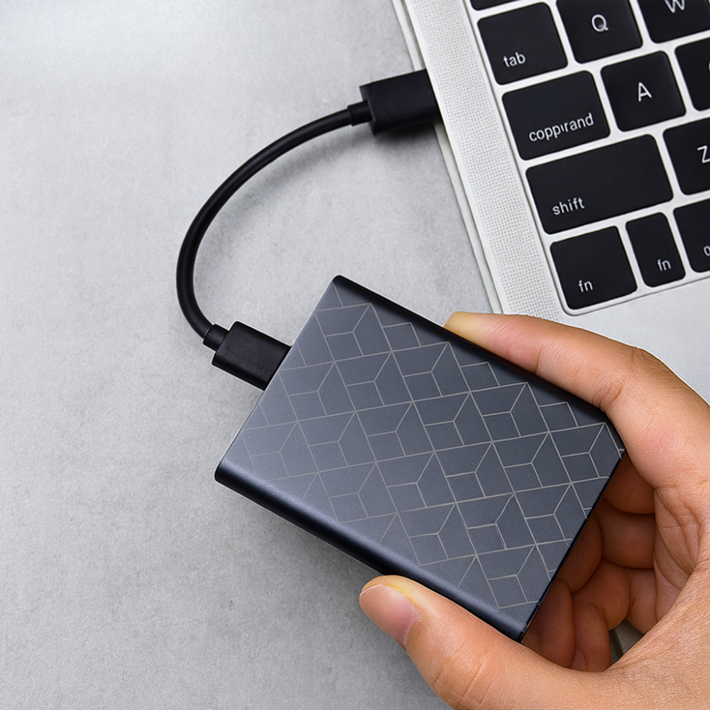 Alsidig ekstern SSD for PC, MacBook og Android-enheder. Pålidelig og sikker datalagring.