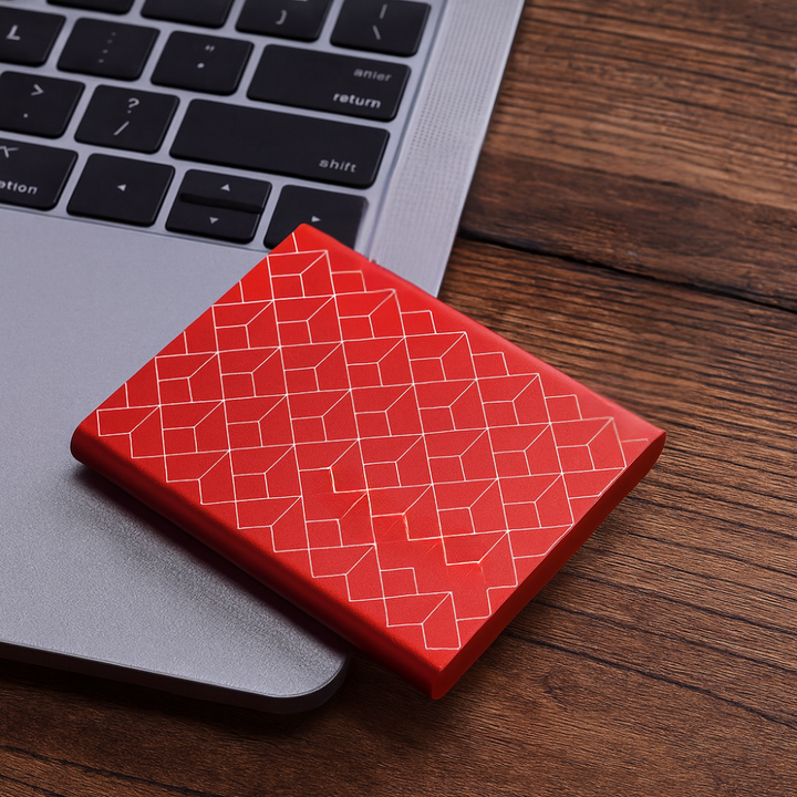 Nærbillede af bærbar SSD's USB-C-port, klar til hurtig tilslutning og dataoverførsel.