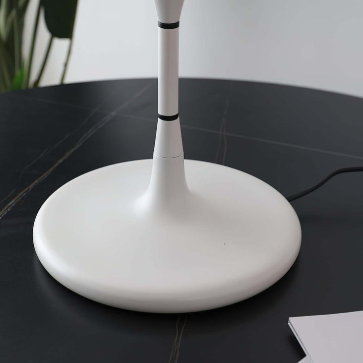 Elegant Bordlampe i Retro-Moderne Design