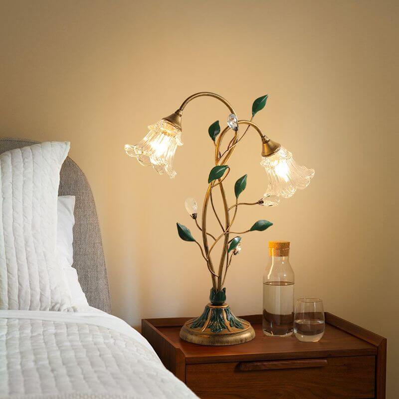 Elegant Blomster Bordlampe i Krystal & Jern