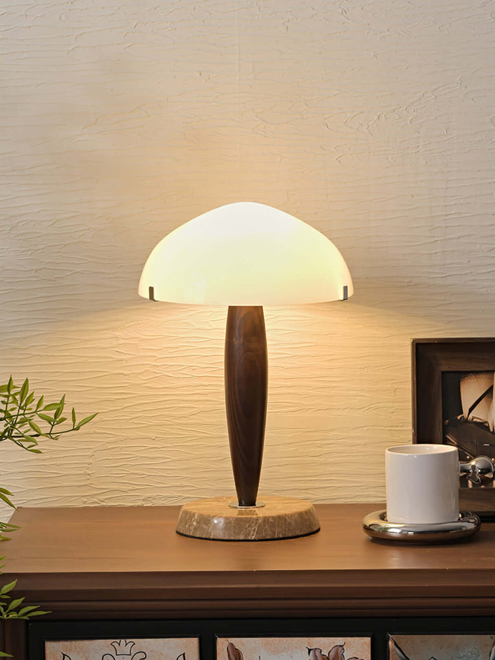 Elegant Bordlampe i Valnød & Marmor