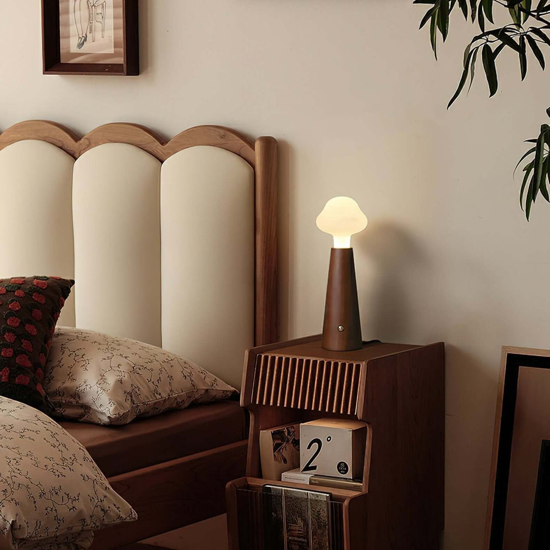 Skyformet LED Bordlampe - Justerbar Belysning