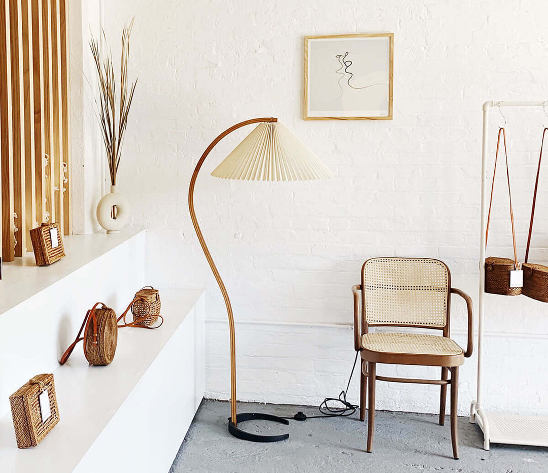 Designer Gulvlampe i Træ & Metal
