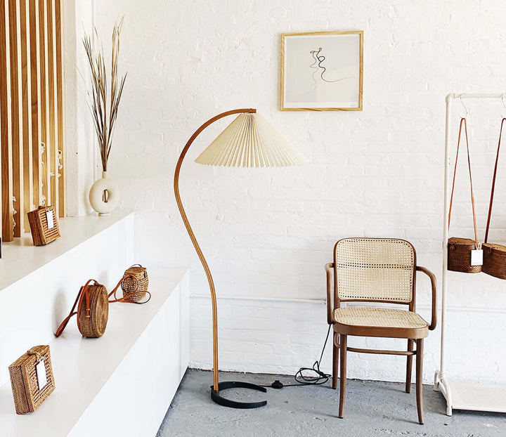 Designer Gulvlampe i Træ & Metal