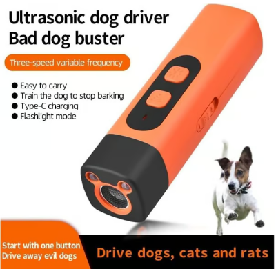 Træn din hund med BarkEase: En effektiv ultralydstræner til adfærd og ro i hjemmet.