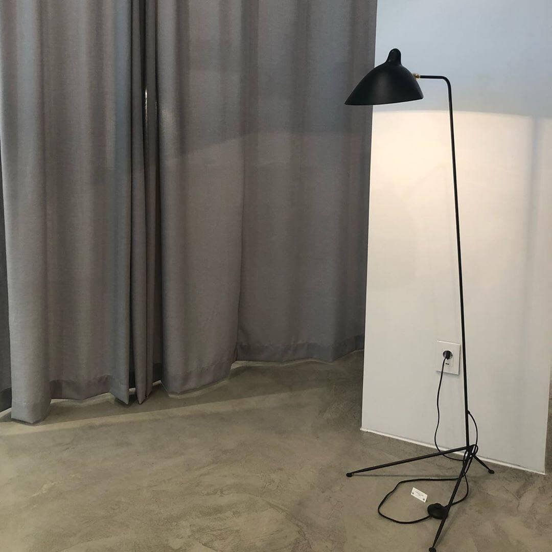 Justerbar 3-armet gulvlampe i metal
