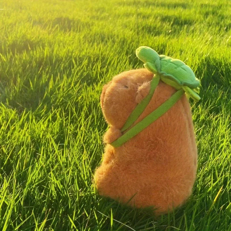 Stor, brun Capybara bamse, et krammedyr der bringer hygge og glæde. Blød og tryg for børn og voksne.