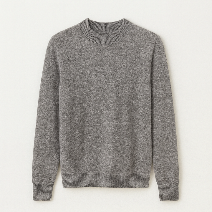 Ensfarvet dame sweater med rund hals, pænt foldet. Klar til salg som moderne kvindemode.