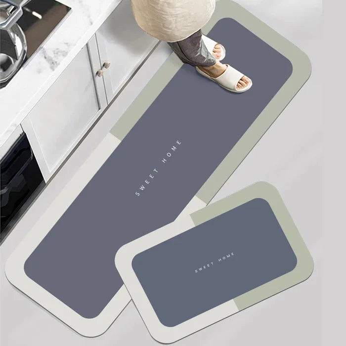 Skridsikker fløjlsgulvmåtte til dit hjem. Blød, absorberende & moderne design.