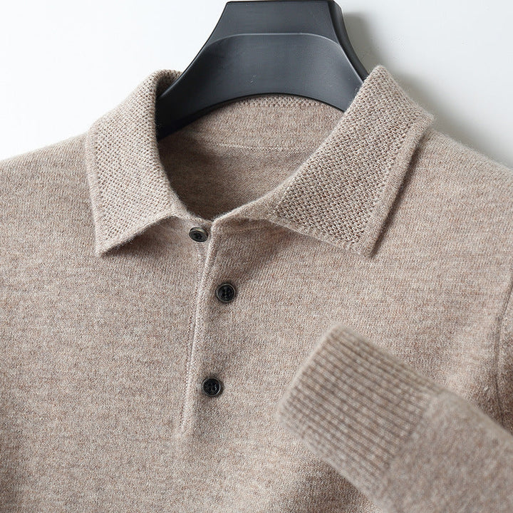 Langærmet poloshirt til herre i blød kvalitet. Komfortabel og moderne til koldere dage og elegant mode.