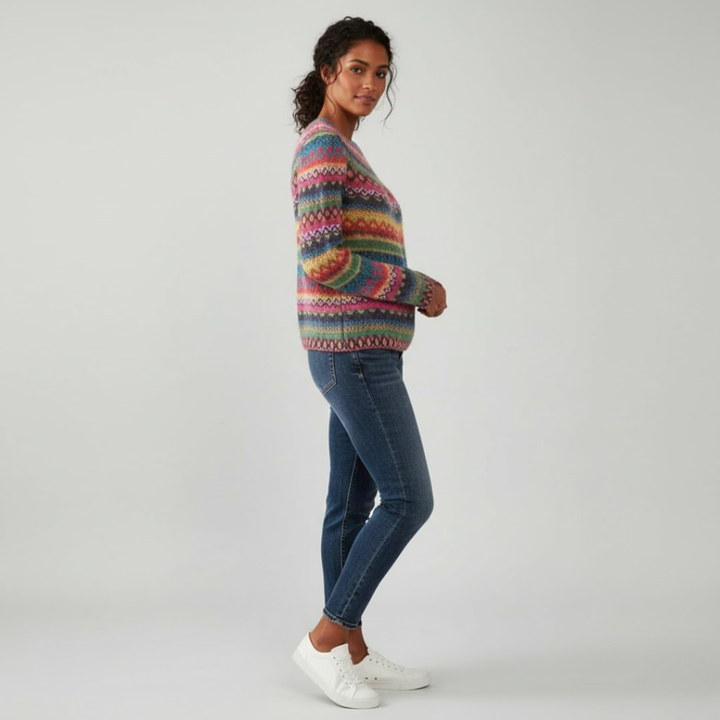 Stilren casual damestriktrøje. Klassisk pullover til den moderne hverdagsmode.