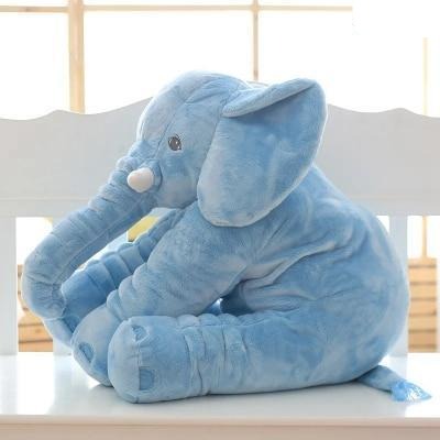 Nærbillede af blødt, gråt elefant plyslegetøj, perfekt til kram og leg for babyer.