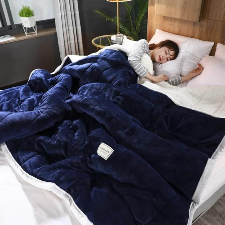 Blødt og varmt fleece hyggetæppe. En hyggelig gaveidé og energibesparende boligtekstil.
