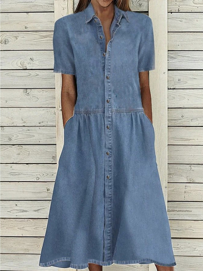"Blå denim kjole til kvinder med krave og lommer, alsidig til hverdag og formelle lejligheder, stilfuld og komfortabel."