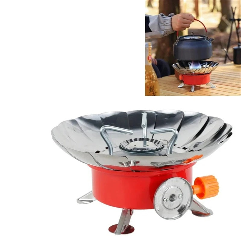 Topbillede af BlazeMate camping komfur med en stabil flamme, klar til hurtig madlavning.