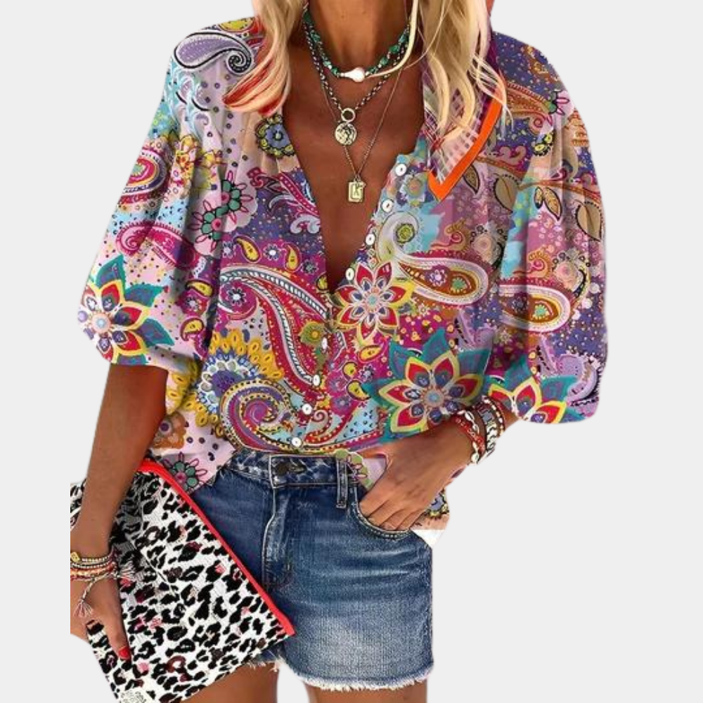 "Boho bluse med abstrakt mønster, løstsiddende stil, dyb V-hals, livlige farver for sommerens afslappede elegance"